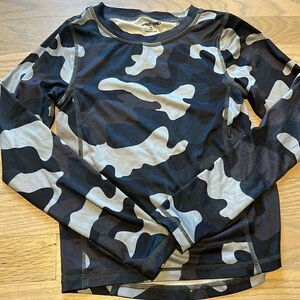 Land’s End Gray Camo Rash Guard Size Medium 5-6